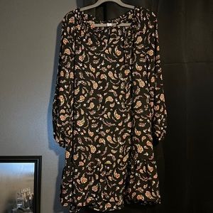 Black dress with flowers. Size XL
